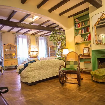 Monica Apartment *